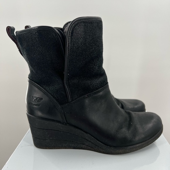 UGG Devoran Black Wedge Waterproof Ankle Booties Ladies - Picture 1 of 10